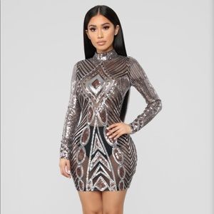 FashionNova Sequin Long Sleeve Dress - Gold/Silver